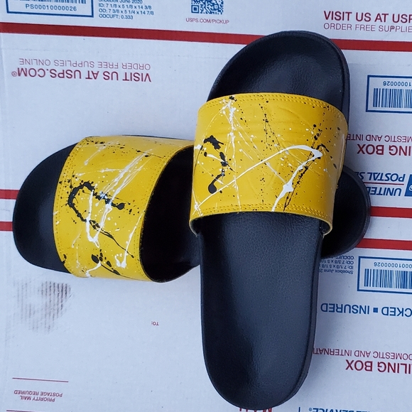 COPY - - Mens Yellow Splatter Addias Slides - Picture 2 of 3